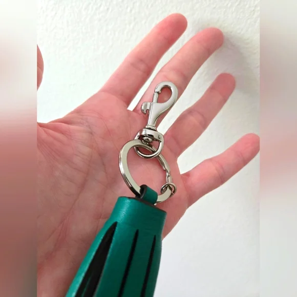 Green Leather Tassel Keychain - Picture 4 of 6
